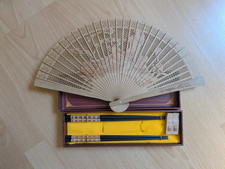 Echt Chinesische E&szlig;st&auml;bchen mit F&auml;cher in original antikem K&auml;stchen