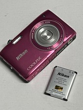 Nikon Coolpix S3100 Digital Compact Camera Working  Mint condition No charger
