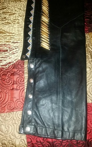 INCREÍBLE DETALLE! Para mujer XS Vance Cuero Motocicleta Negro Chaps ~ Flecos y Cuentas - Imagen 8 de 12