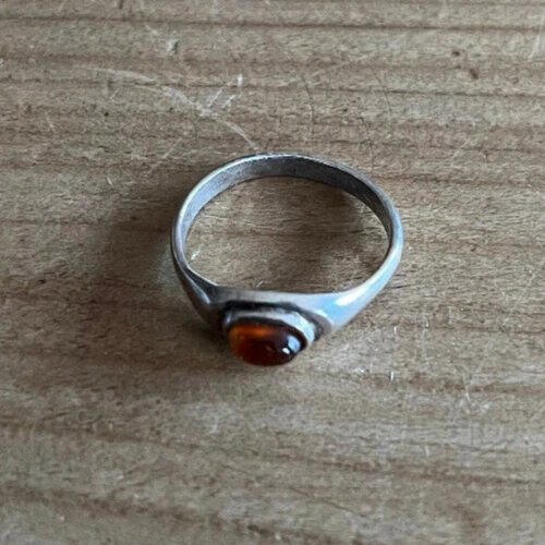 Bague Ancienne Vintage Fantaisie En Argent Avec Perle Couleur Ambre - Occasion