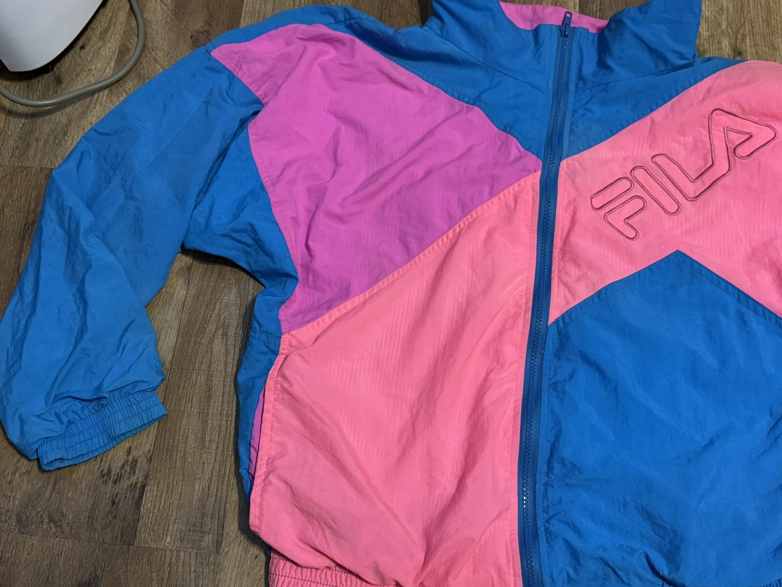 Frangivento vintage Fila evidenziatore rosa e blu! Macchia foto assegno L donna!