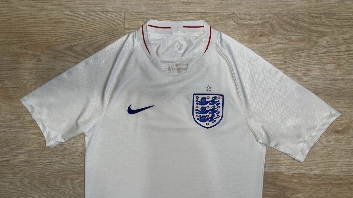 NIKE サッカー インドネシア代表 2018 ユニフォーム ホーム NIKE サッカー インドネシア代表 2018 ユニフォーム ホーム 【公式通販】