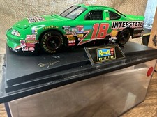 Bobby Labonte 18 Interstate Batteries 1998 NASCAR 1:24 DieCast Pontiac Box Revel