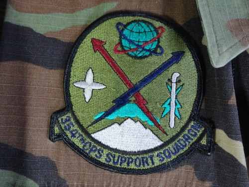 Camisa de camuflaje de edición de la Fuerza Aérea talla M edición de la Fuerza Aérea con 7 parches PACAF - Imagen 4 de 9