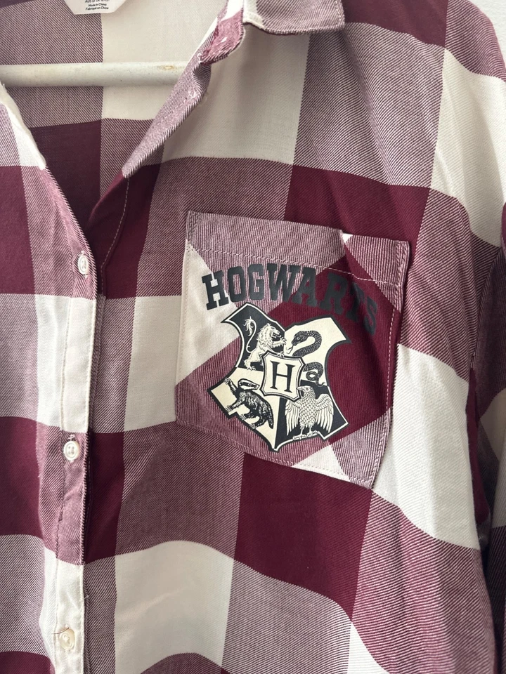 Camisa abotonada a cuadros Harry Potter Hogwarts con plataforma parche 9 3/4 niñas 16 Foto 2 de 4