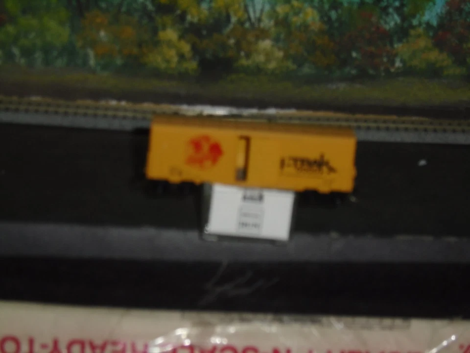 MICRO TRAINS N SCALE N-TRAK 10th ANNIVERSARY BOXCAR NTK  #1902818 - Image 3 of 3