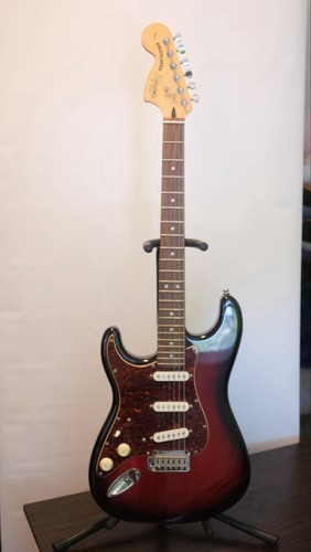 Squier Stratocaster Electric Guitar Sunburst Solid Body Maple Neck 6-String LH