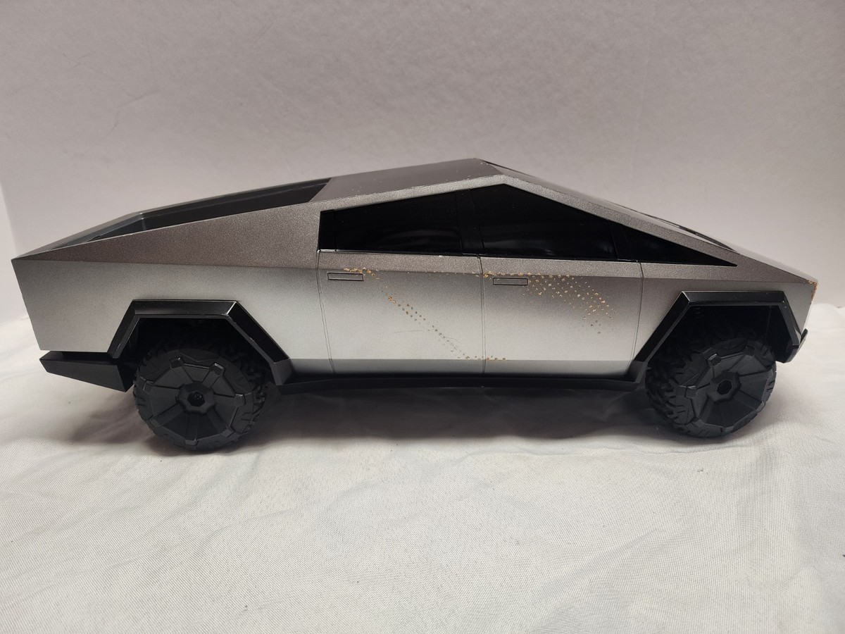 Mattel Hot Wheels Tesla Cybertruck R/C Remote 1:10 Cyber Truck
