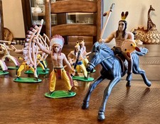     Complete set Plastic Painted COWBOYS and INDIANS and HORSES Toy Figurines