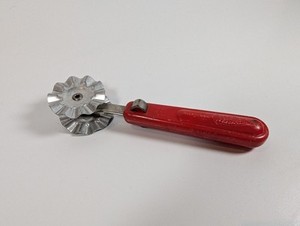 Vintage Pastry Crimper PLASMETL Adjustable Double Lattice USA Plastic Handle