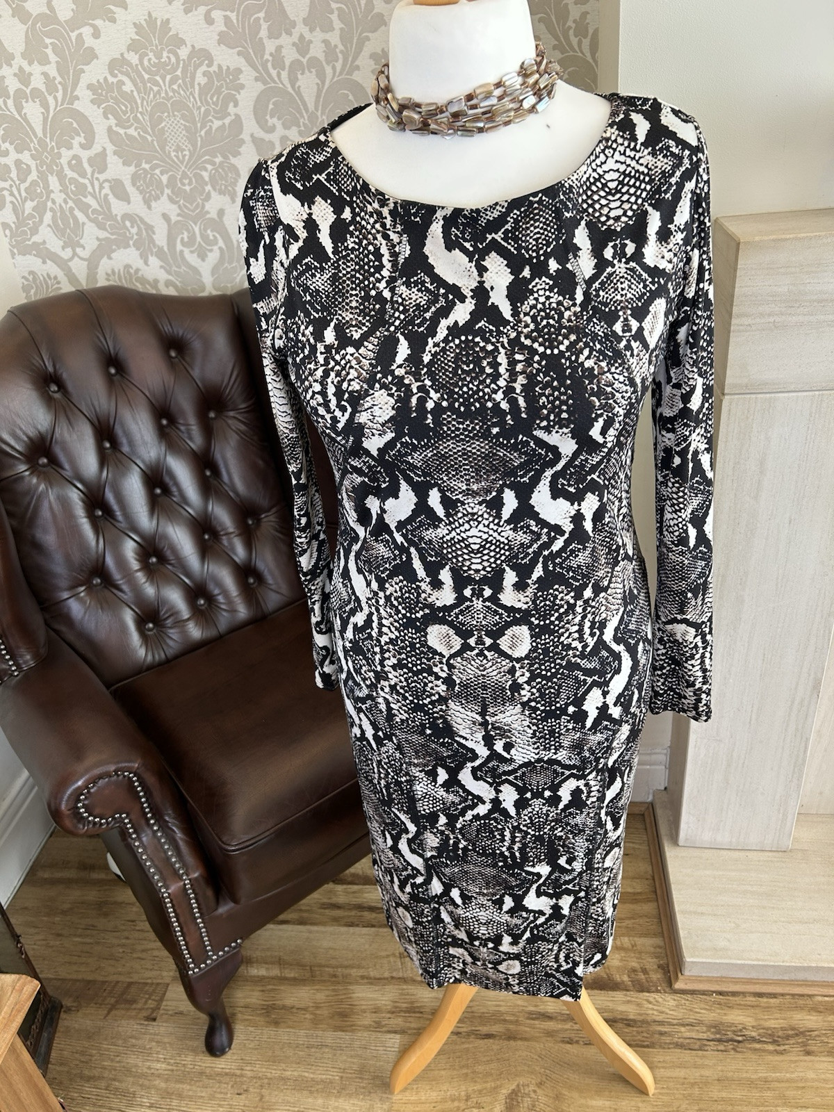 Wallis size 14 stylish dress for women