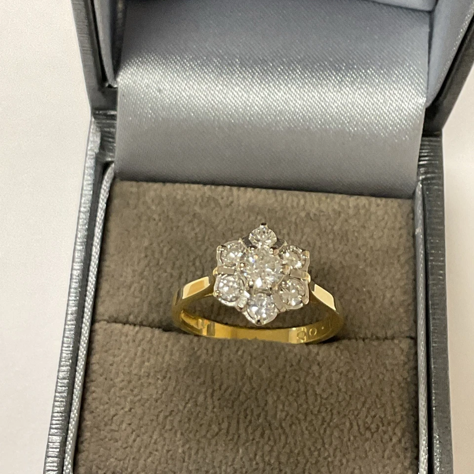 18ct Yellow Gold 1.00ct Diamond Flower Dress Ring Hallmarked - Image 4 of 4