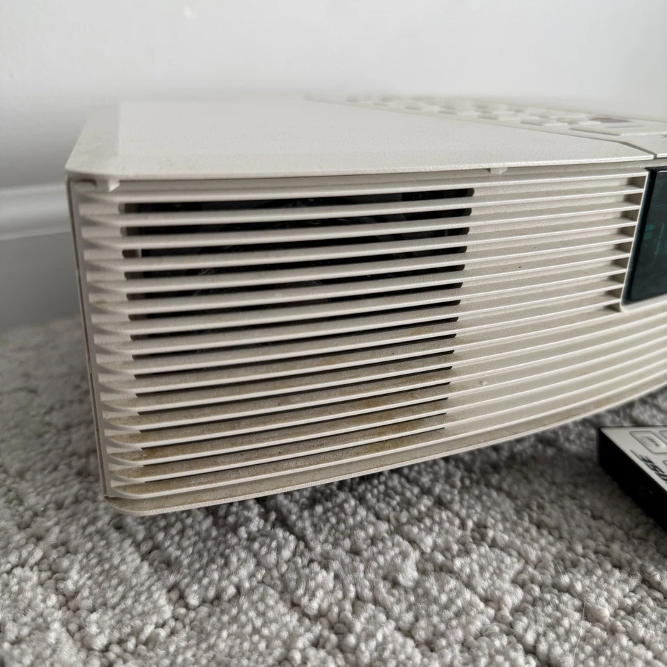 Bose Wave Radio Model AWR1-1W Alarm Clock AM/FM Radio (White) w/ Remote - TESTED - Image 4 of 4