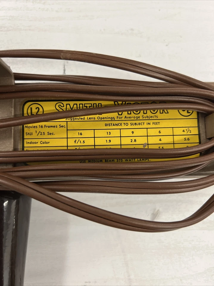 Vintage Smith Victor 2 Socket Light Bar Working - Bulbs are not included. (L) - Image 3 of 3