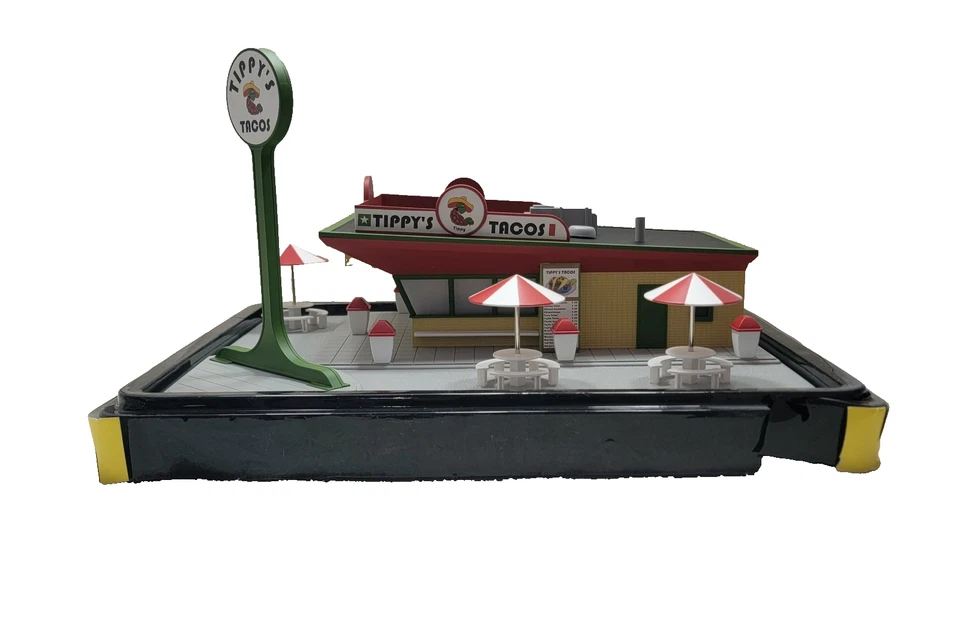 MTH TRAINS  TIPPY'S TACOS FAST FOOD STAND TRAIN BUILDING NEW LIKE CONDITION - Image 3 of 4