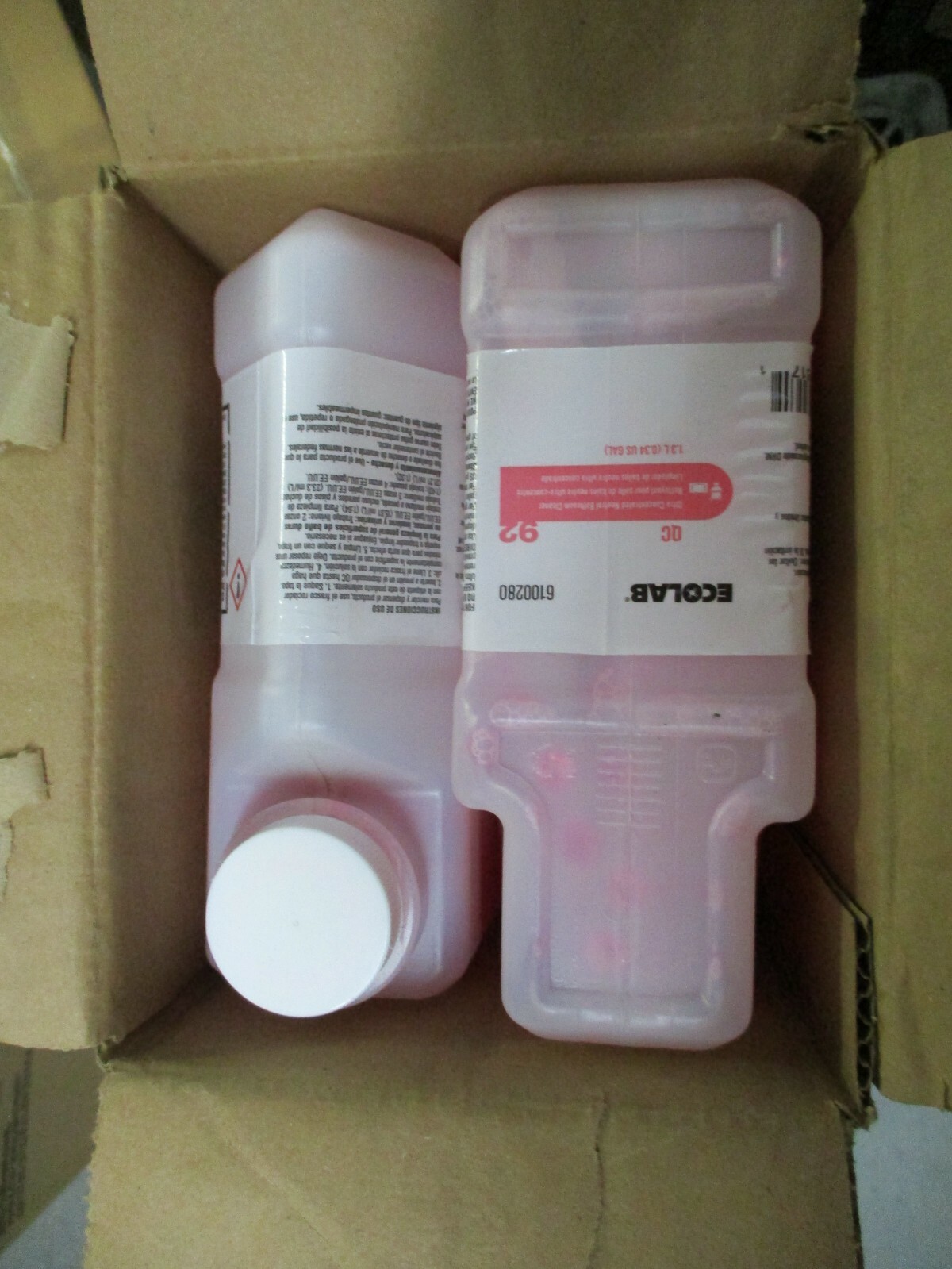 CASE OF 2 ECOLAB 6100280 QC 92 Ultra Concentrated Neutral Bathroom