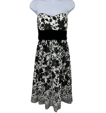White House Black Market Dress Womens Size 6 Floral Fit and Flare Strapless