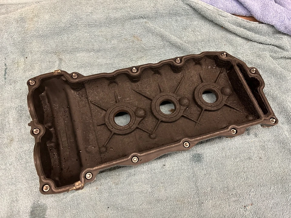 Buick Enclave 2010 cubierta de válvula (pasajero) 3,6 L (traverse Acadia Outlook Foto 2 de 2