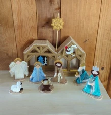 Vintage Needlepoint Nativity Manger Set Handmade Christmas Plastic Canvas Read