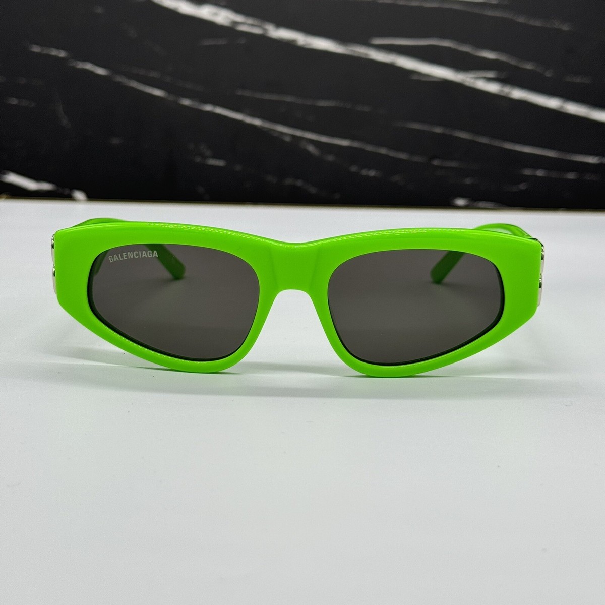 サングラス BALENCIAGA Woman Sunglasses Lime BB0095S 009 Balenciaga BB0095S 009 Sunglasses - US