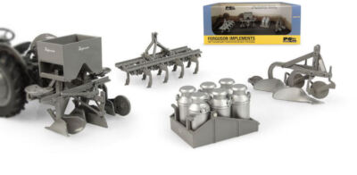 Modellauto Landwirtschaft Traktoren Set 4 Zubehör Pflug Egge 1:32 Diecast