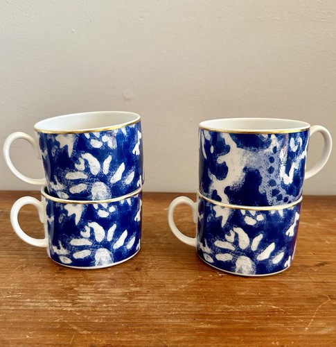 Set Of 4 Ralph Lauren Round Hill Cups Portugal Blue White Gold Trim Coffee Tea - Picture 2 of 5