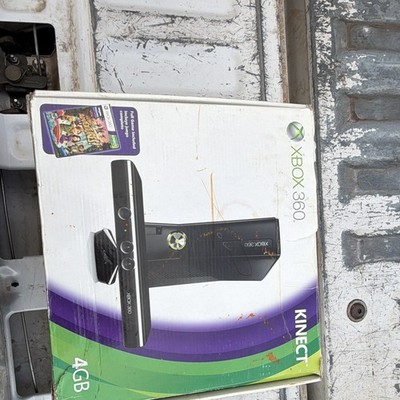 Microsoft Xbox 360 4GB Black Home Console w/ Kinect Sensor, NTSC-U/C 1080p