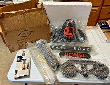 New 2007 Lionel Railroad Crossing Coin Bank 4...