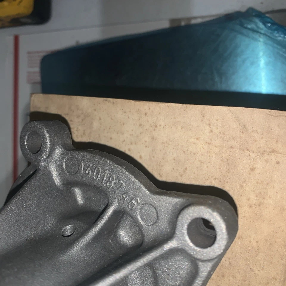 Bomba de agua GM 14018746 Cadillac Cimarron NORS Foto 2 de 4