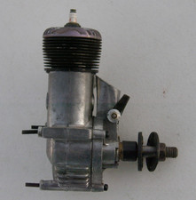 Vintage 1940s Or 60 Gasnitro Glow Model Airplane Engine W Purple Cylinder Head