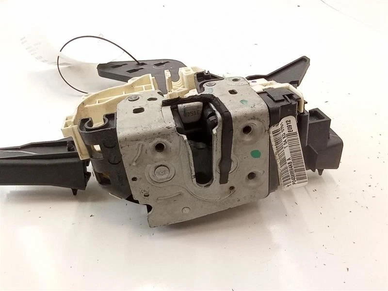 Chrysler Town Country 2011 12 2013 pestillo de puerta delantera derecha con actuador OEM Foto 2 de 4