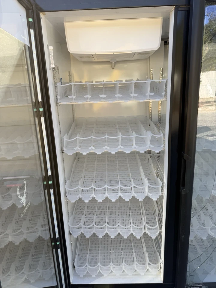 Imbera VDR43 双门商业冰箱/饮料冷藏箱 — 第 4/4 张图片