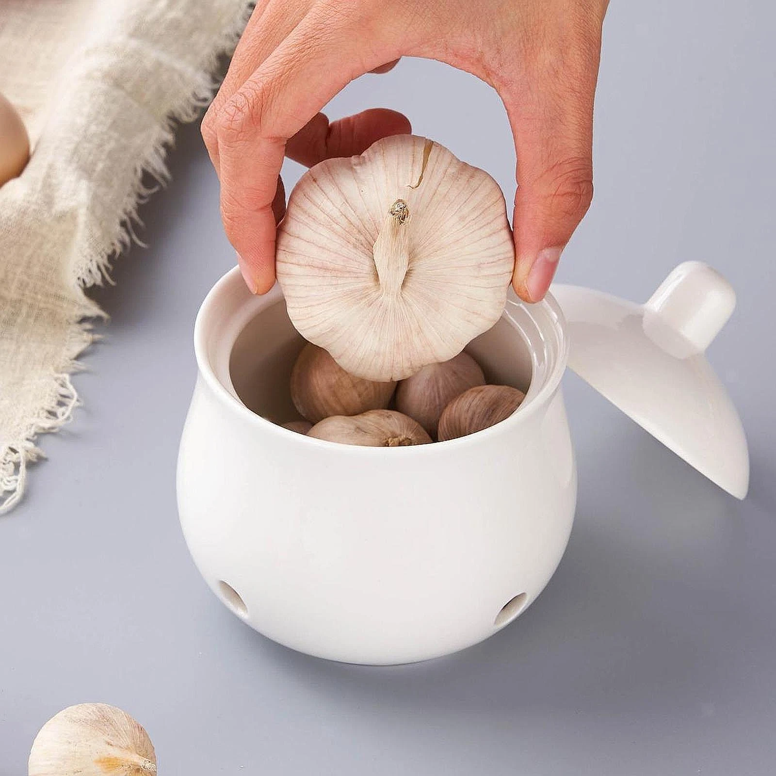 Garlic Keeper Garlic Saver Ceramic Garlic Container