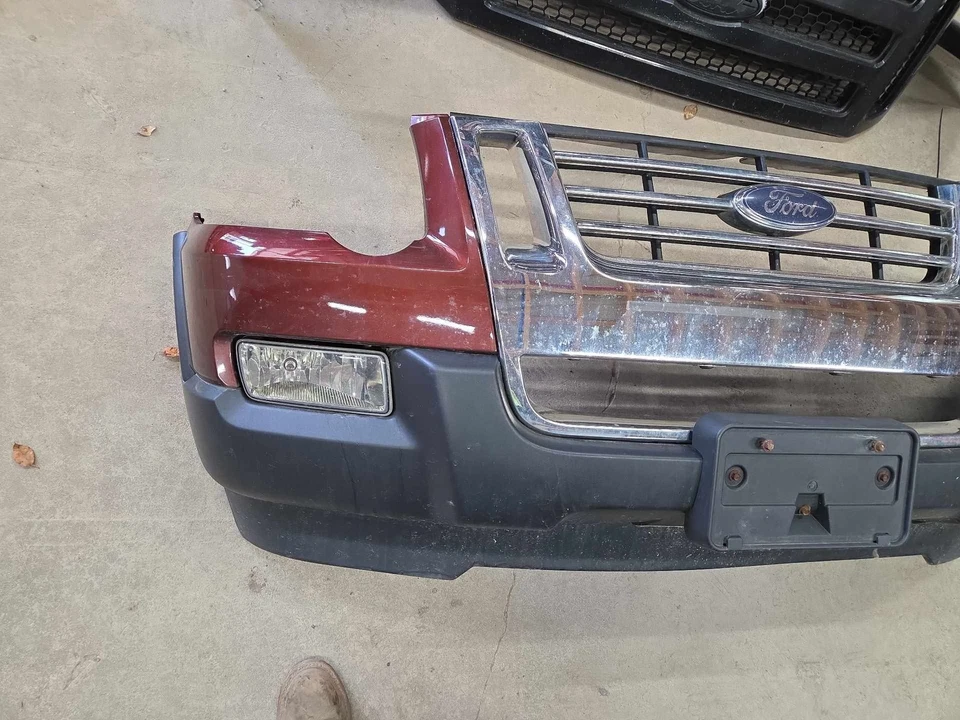 10 FORD EXPLORER Front Bumper (No Shipping) Foto 3 de 4