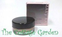 Mary Kay Cream Eye Color Apricot Twist New/in Box Mary Kay Cream Eye Color Apricot Twist New/in Box