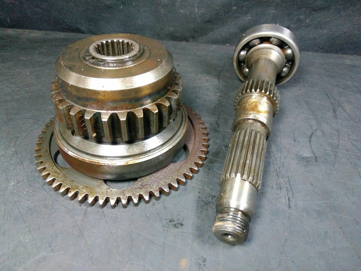 Kawasaki gpz 550 gpz550 84 drive gear shaft chain gears cover Kawasaki gpz 550 gpz550 84 drive gear shaft chain gears cover