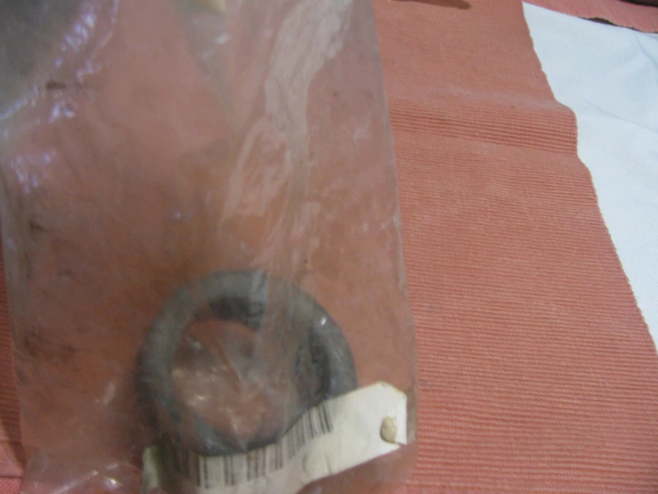 Genuine Nissan Insulator rack 54445-F5100 1979-1983 DATSUN 280ZX,1980-1984 810 - Imagem 3 de 4