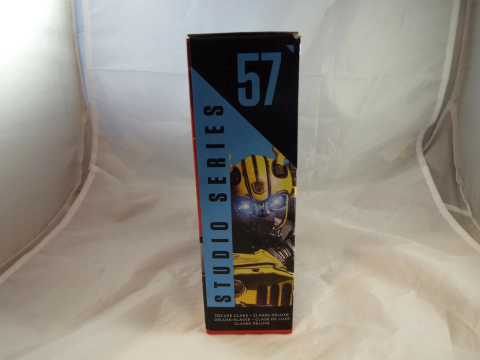 TRANSFORMERS STUDIO SERIES 57 DELUXE CLASS AUTOBOT BUMBLEBEE - Image 2 of 3