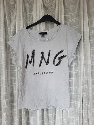 tolles shirt mit Schrift: MNG -used look -S/M -überschnittene Schulter -Makel 