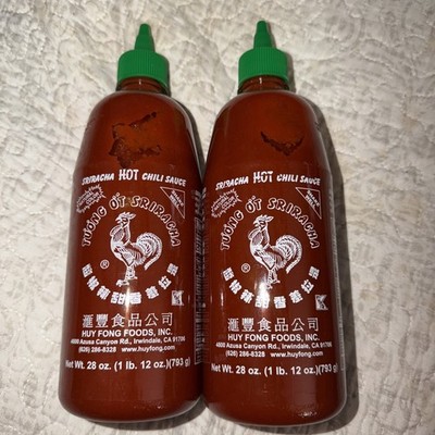 Huy Fong Sriracha Hot Chili Sauce Bottle Large 28 oz (Pack of 02) exp may 2027