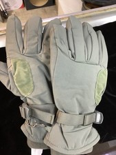 GLOVES, MEN'S AND WOMEN'S INTERMEDIATE COLD/WET NSN: 8415-01-539-8064, MEDIUM