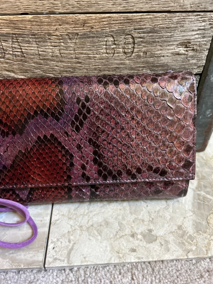 $1139 GUCCI python with flower clutch handbag women's - Image 3 of 4