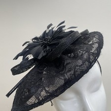 NOWOŚĆ Damski fascynator z czarną koronką, Wesela Goodwood Aintree Races Okazje
