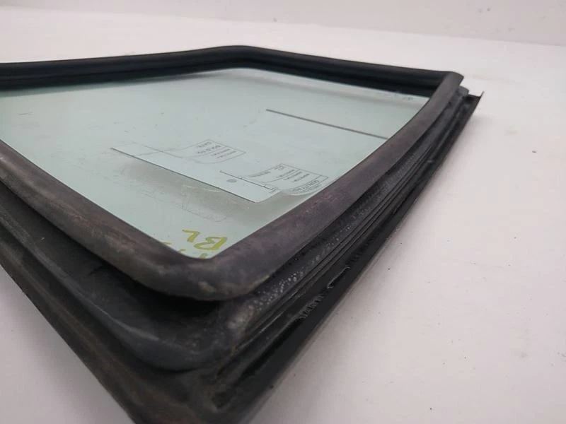 PORSCHE 924S 944 Piloto Trasero Izquierdo Cuarto Ventana Cristal 83 84 85 86 87 88 Foto 4 de 4