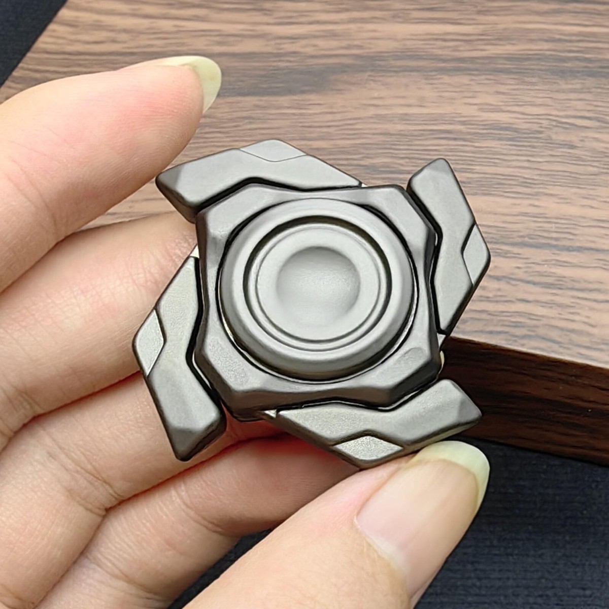 EDC Fidget Toys Stress Relief For Adults Magnetic Metal Open Armor