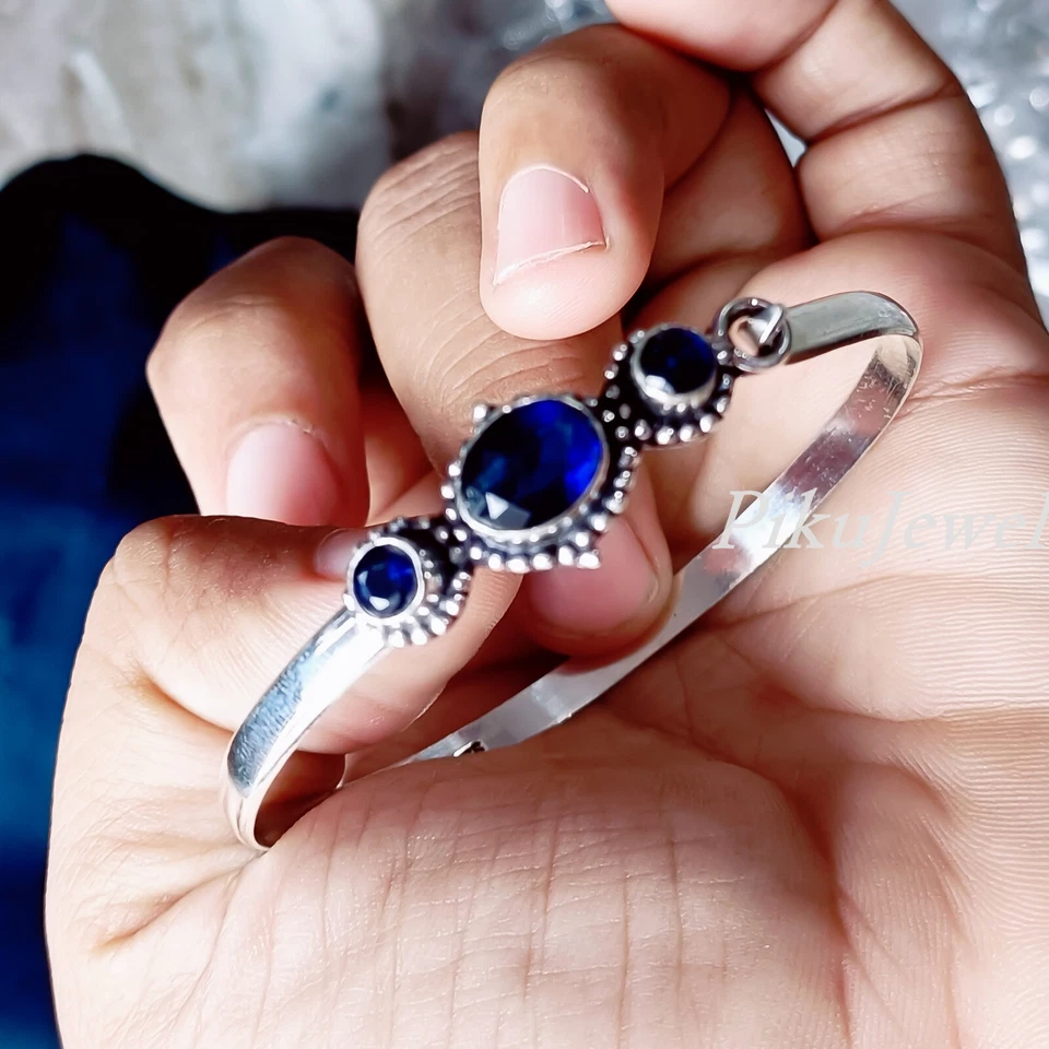 Brazalete brazalete grande de plata de ley 925 con piedras preciosas de talla múltiple de tanzanita azul Foto 2 de 4