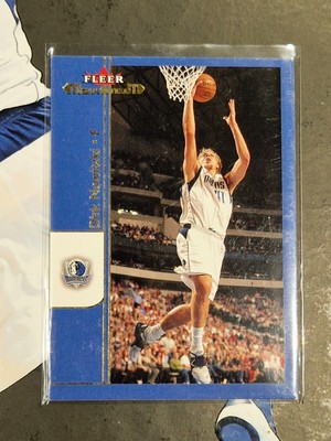 Dirk Nowitzki Dallas Mavericks Fleer MaximuM 2002