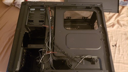 Corsair Carbide 200R Mid Tower ATX Black Case W/ DVD Drive/6x fans/Controller - Picture 9 of 18