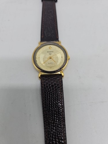 Vintage Women's Gucci Gold Tone Leather Quartz Watch Authentic - Picture 2 of 7
