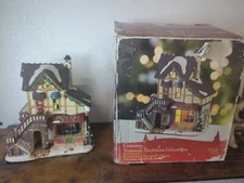 VICTORIAN TRADITIONS COLLECTIBLES Hand Painted Illuminated Porcelain Grocery 